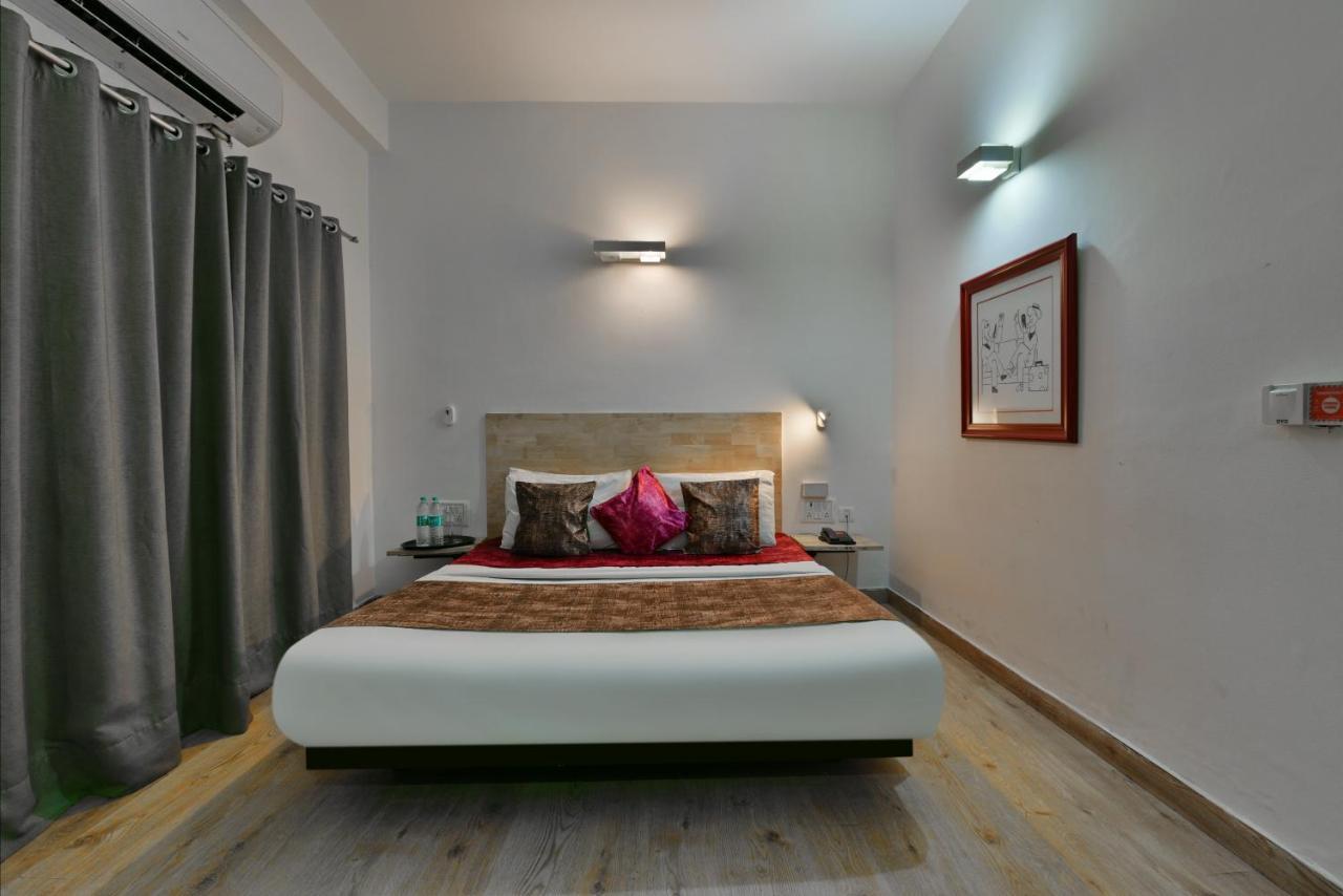 Divine Inn Couple Friendly Hotel Near Sector 51 Metro Station Нойда Экстерьер фото
